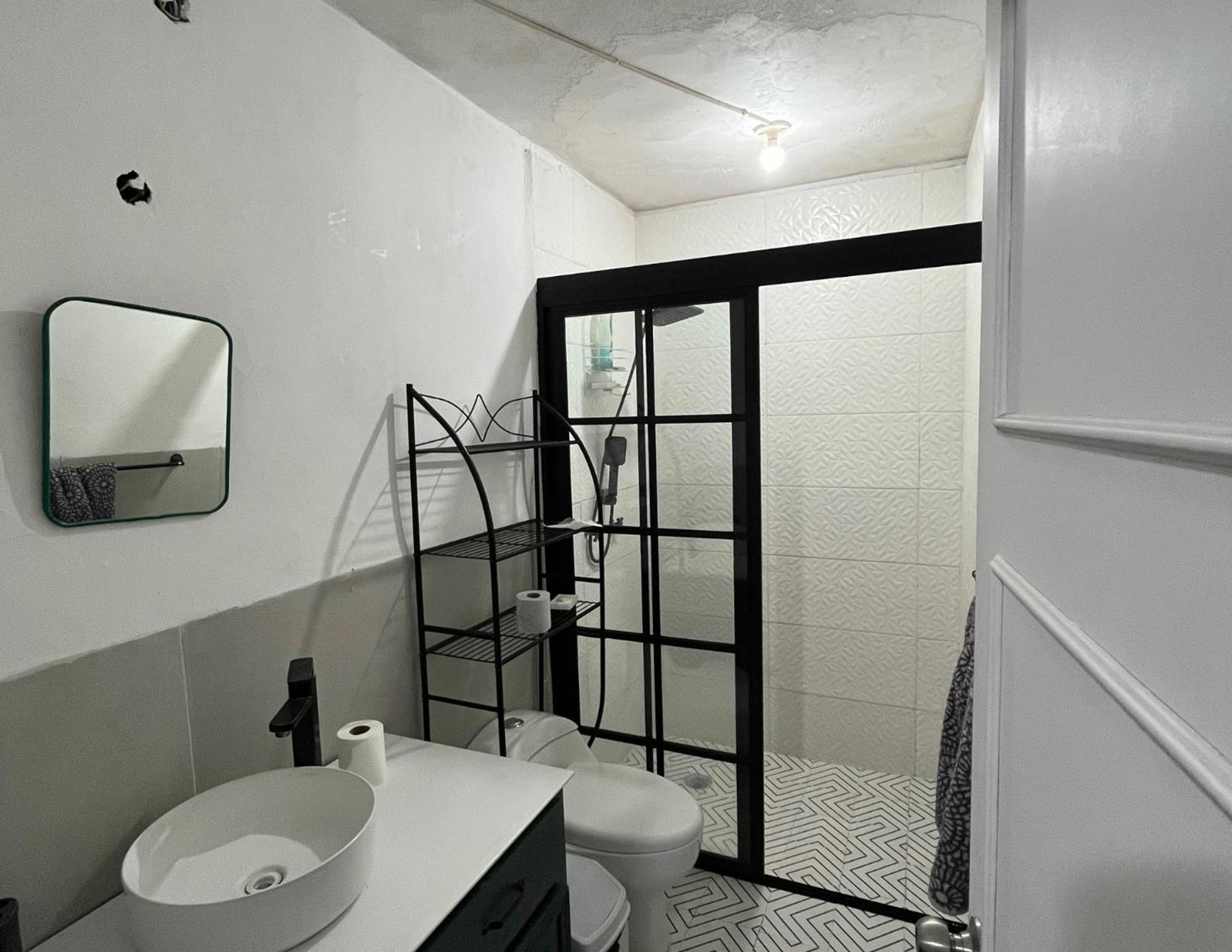 6 Venator House Boutique Aparthotel เลออน ภายนอก รูปภาพ