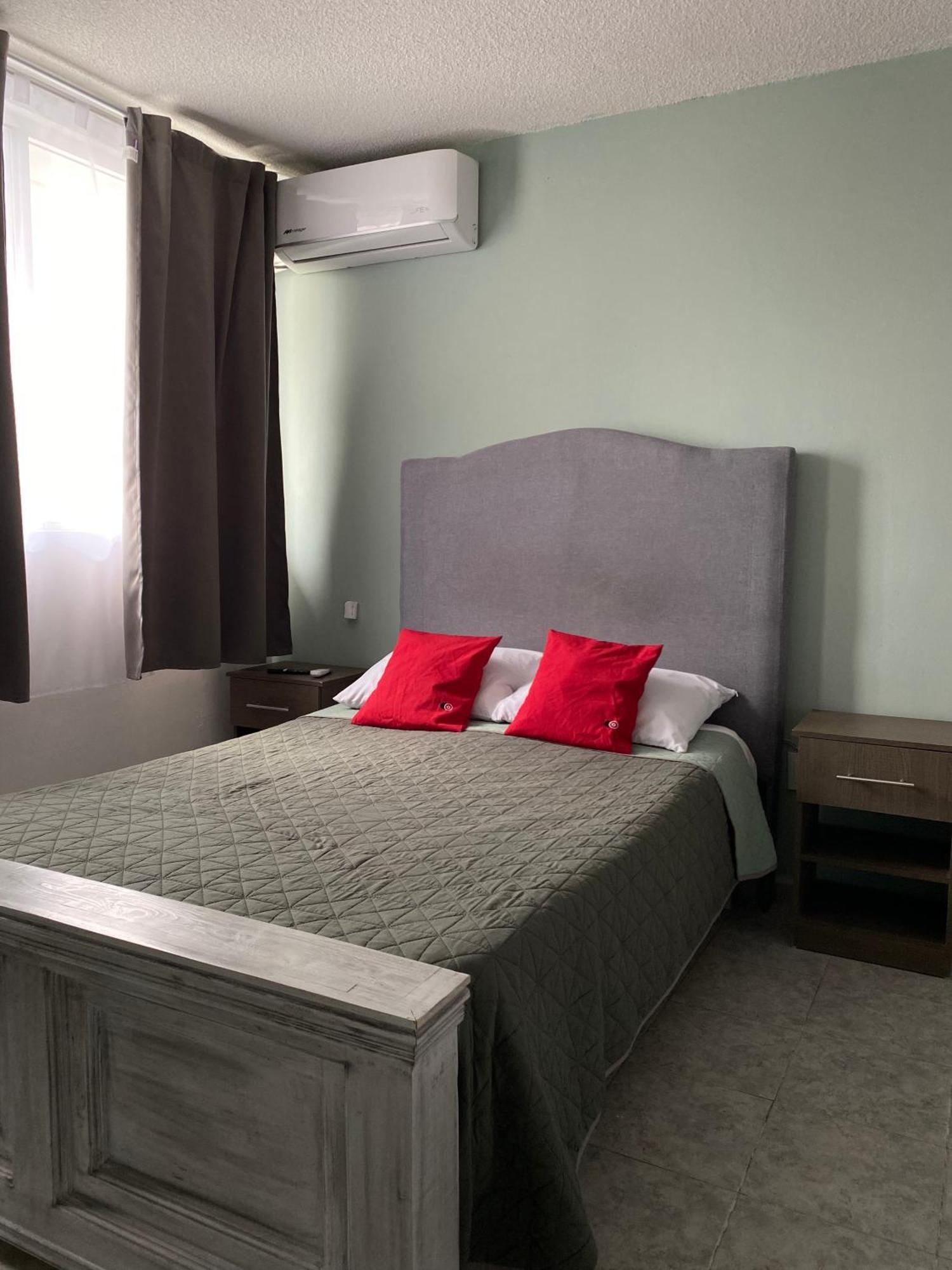 6 Venator House Boutique Aparthotel เลออน ภายนอก รูปภาพ